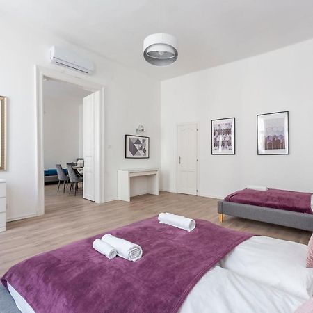 Exclusive Downtown Apartment In The Heart Of Budapest Ngoại thất bức ảnh