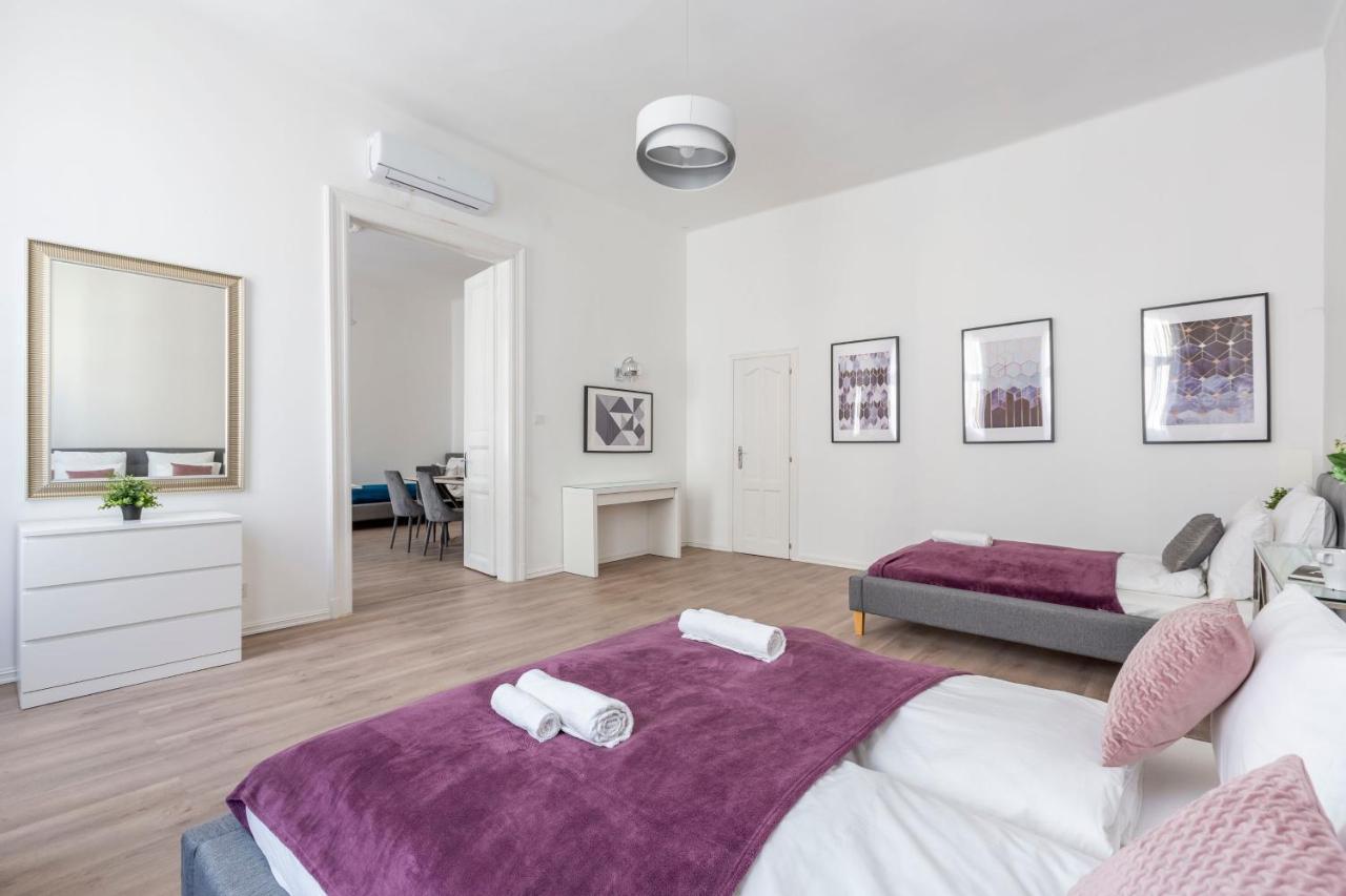 Exclusive Downtown Apartment In The Heart Of Budapest Ngoại thất bức ảnh