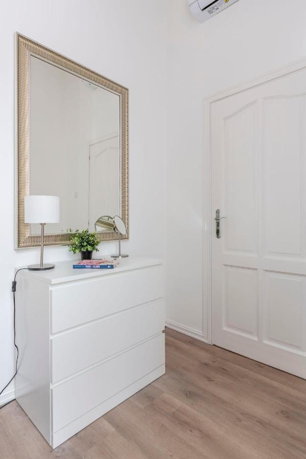 Exclusive Downtown Apartment In The Heart Of Budapest Ngoại thất bức ảnh