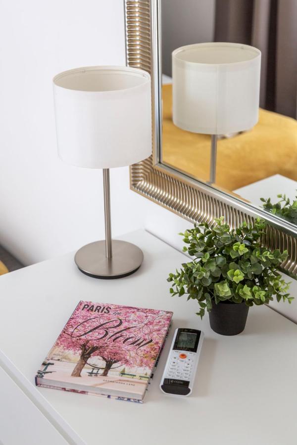 Exclusive Downtown Apartment In The Heart Of Budapest Ngoại thất bức ảnh