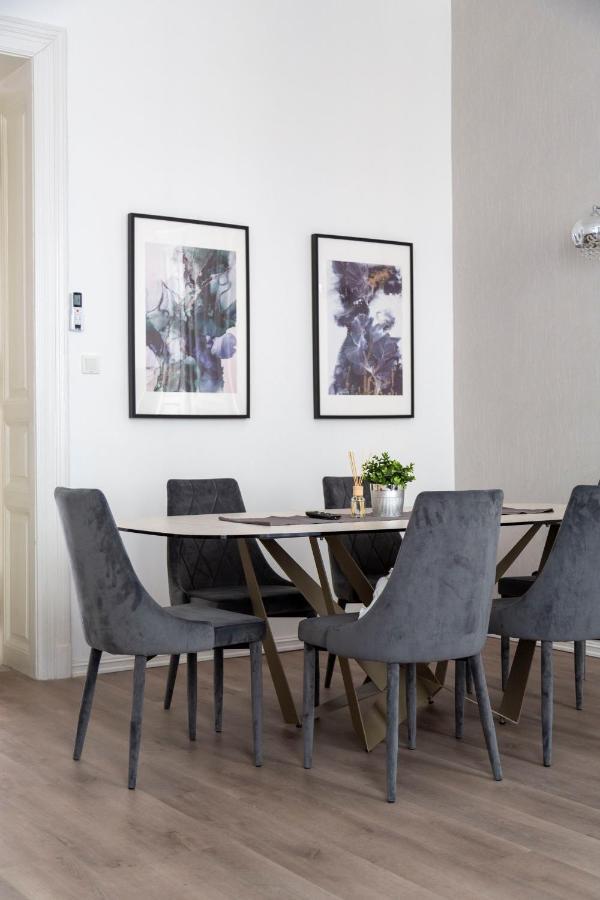 Exclusive Downtown Apartment In The Heart Of Budapest Ngoại thất bức ảnh